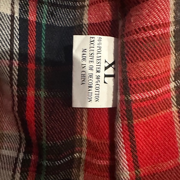 Red Puffer Vest with Toggle‎ Closures - Picture 4 of 4